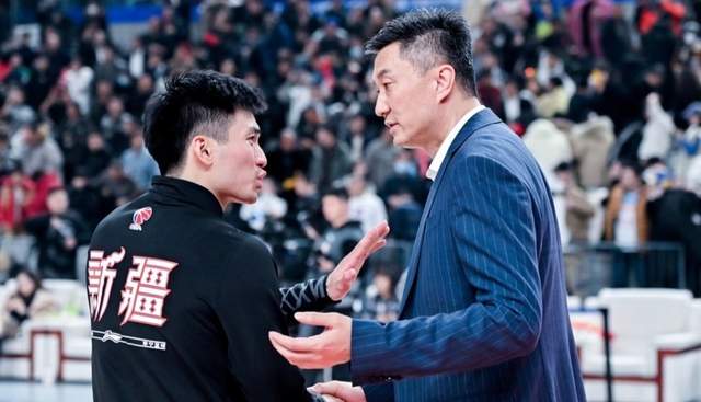 老鹰1年1400万美元留住澳洲中锋,他们也是付出了不小的代价?