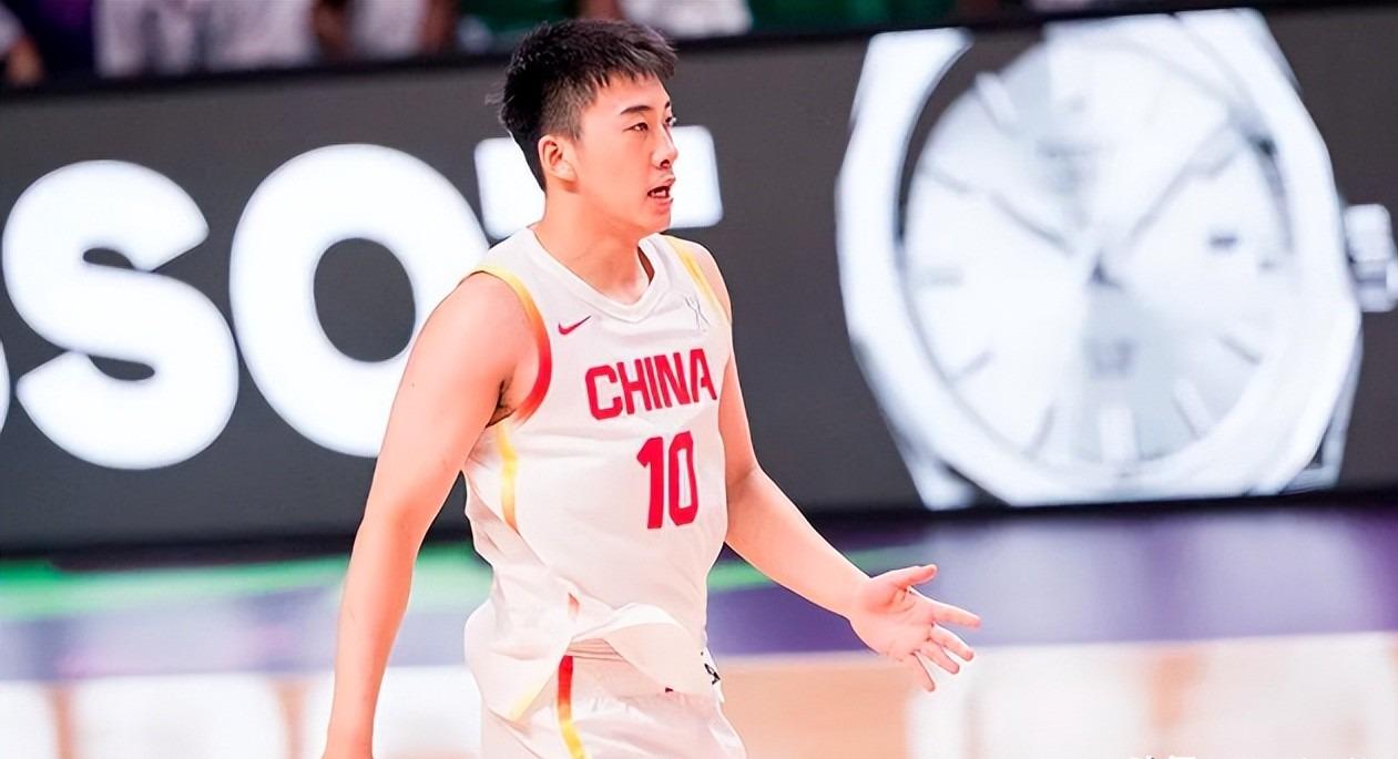 罗马诺:曼联现在将中场的引援重点缩小至2名球员